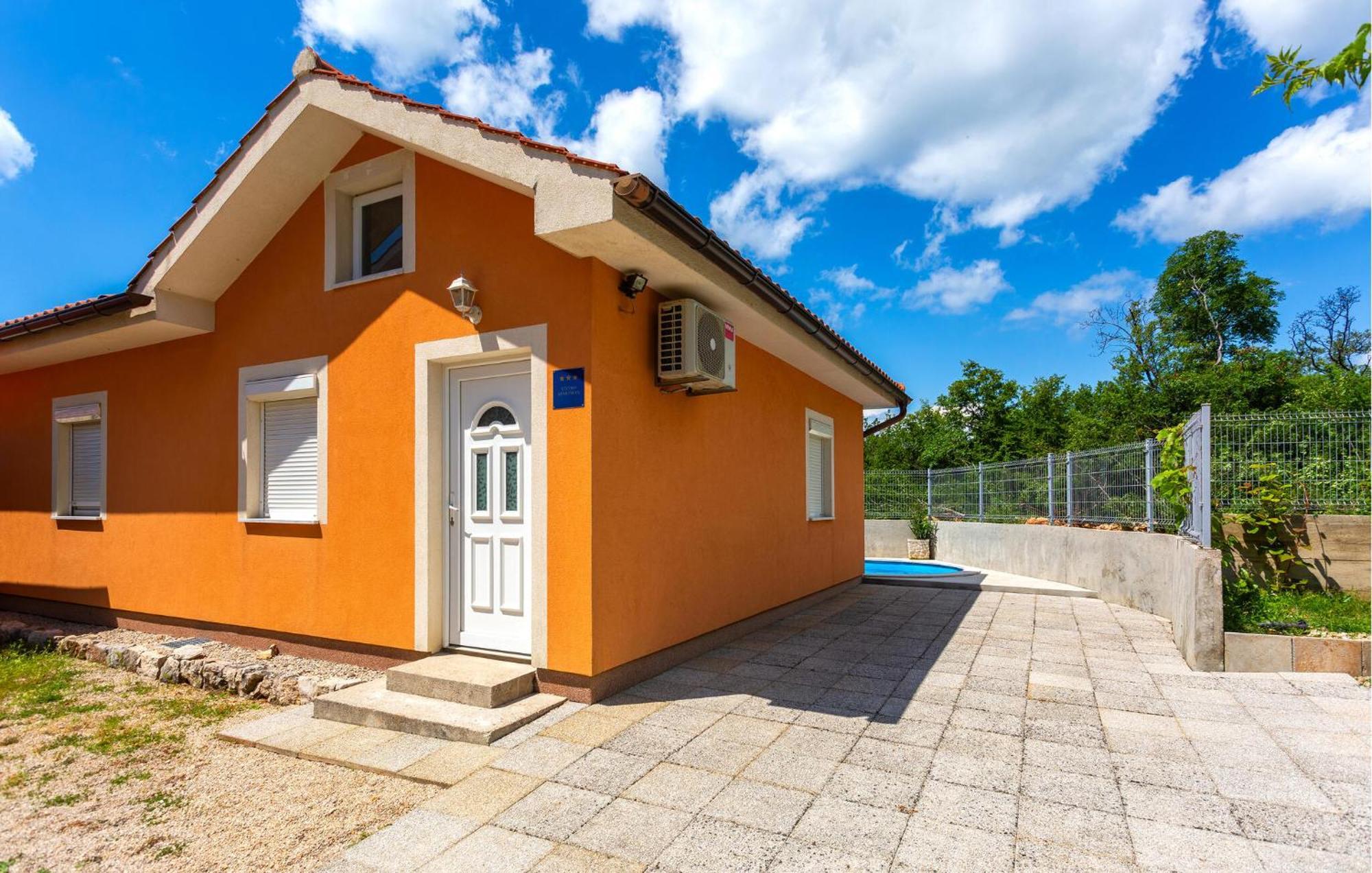 1 Bedroom Nice Home In Sveti Vid-Miholjice Exterior photo